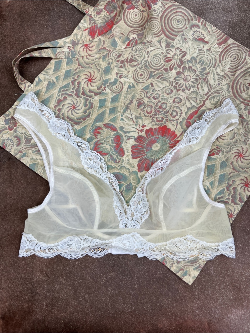 VTG Hanro Mesh Sheer Lace Lined Bralette